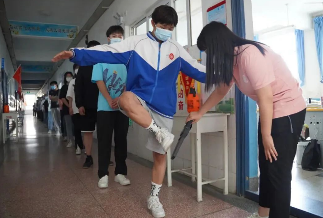 掃一掃，無警報聲響方可入場