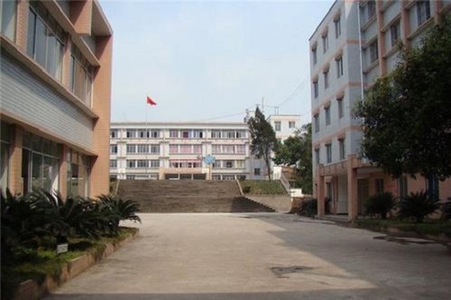 六枝特區(qū)職業(yè)技術(shù)學(xué)校2021年錄取分?jǐn)?shù)線(xiàn)