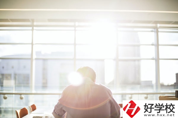 永興縣職業(yè)中專學校航空服務專業(yè)怎么樣？
