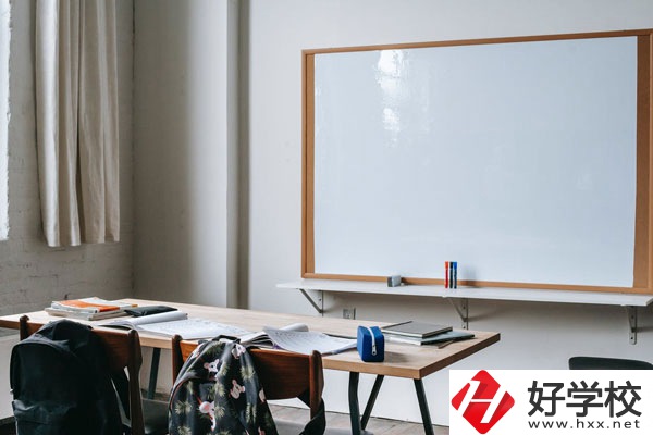 株洲市生物工程中專學校有哪些專業(yè)？怎么選好呢？