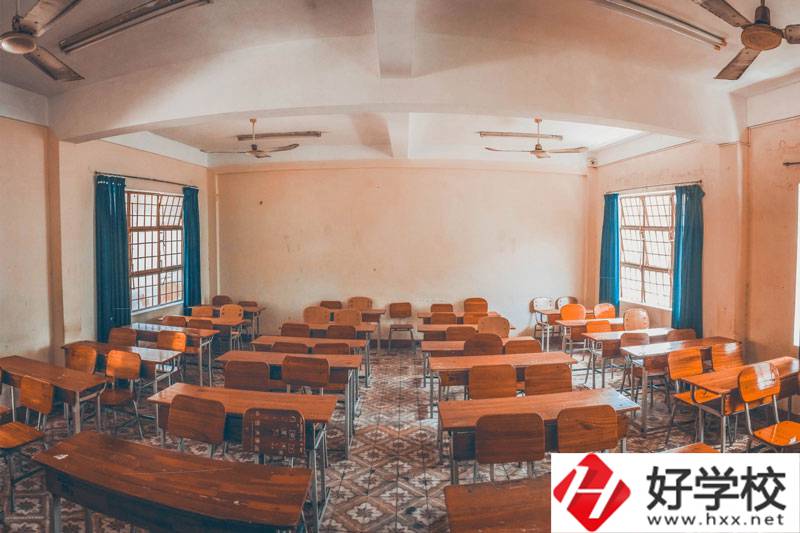 婁底職業(yè)技術(shù)學(xué)院有哪些專業(yè)？學(xué)費(fèi)貴不貴？