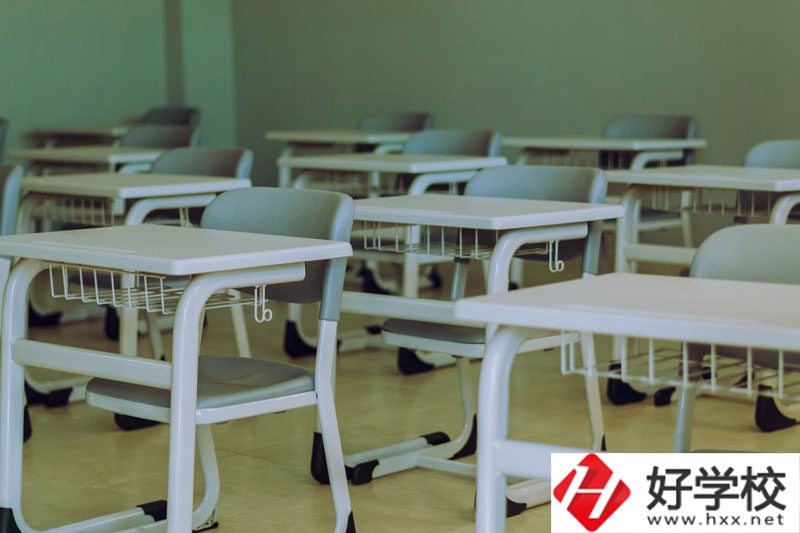 懷化啟航衛(wèi)校是中專嗎？學(xué)校怎么樣？